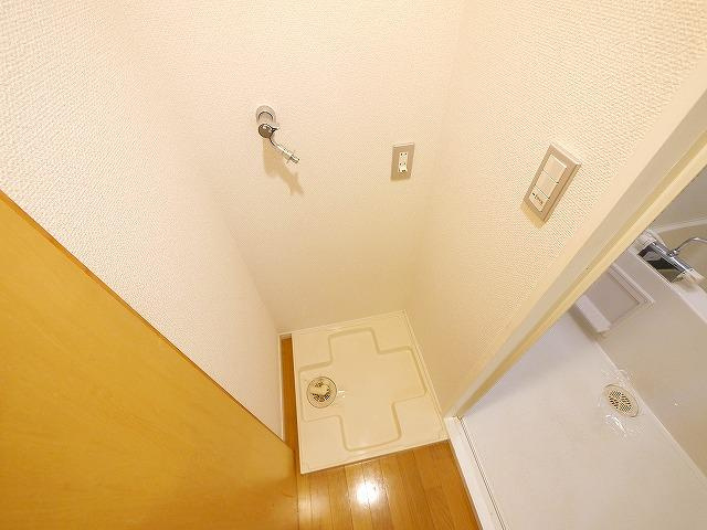 フラッツ小西の設備|洗濯機置き場です