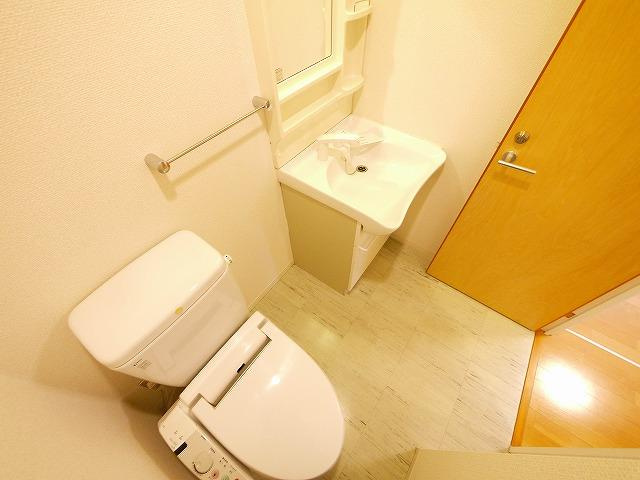 フラッツ小西の洗面所|明るい洗面所です