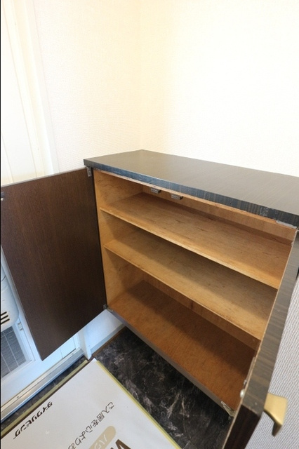パールハイツ海老原38の玄関