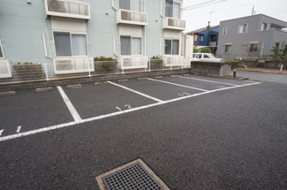 【駐車場】