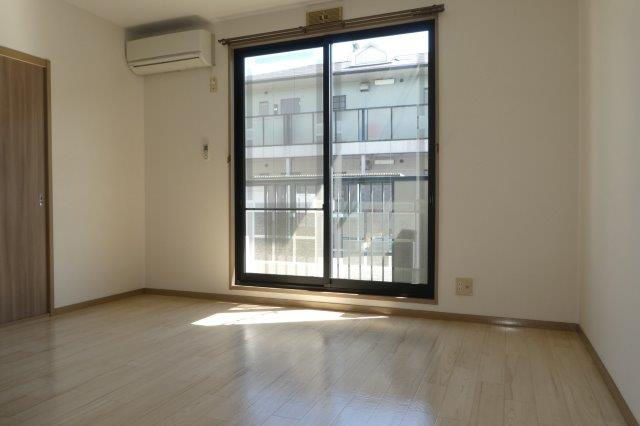 ラピュータ大島Ｂの居間・リビング|ダイニングキッチン