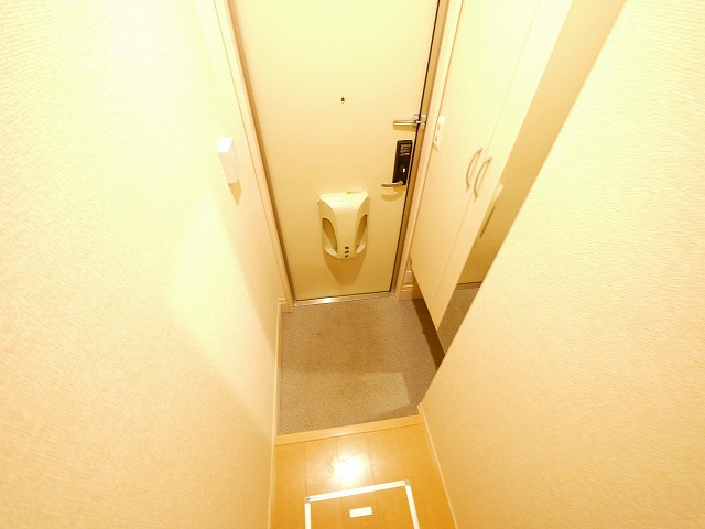 グラン　メゾン（東井戸堂町）の洋室|明るい洋室です