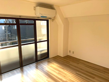 【居間・リビング】 | ヒルズ103 | 最上階南向き日当り良好