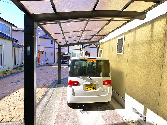 大江町戸建の駐車場