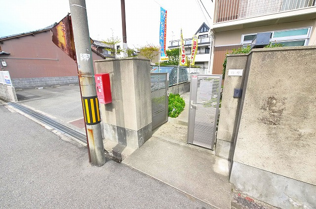 杉野ハイツのエントランス