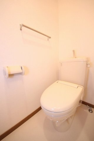 ヴィラルミエール　D棟のトイレ|清潔感のあるトイレです