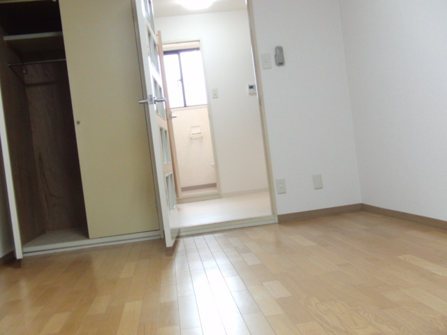 セントラル淀川の洋室