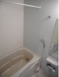 ラヴィアンローズＢの浴室