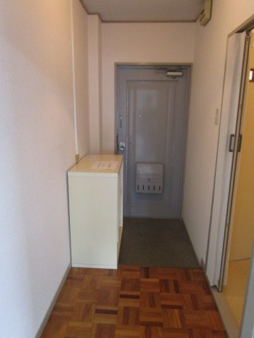 メゾン宝の玄関