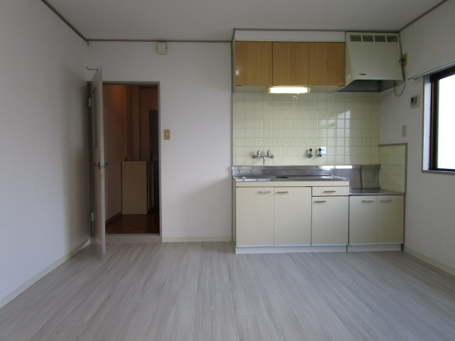 メゾン宝の居間・リビング