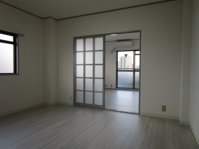 メゾン宝の居間・リビング