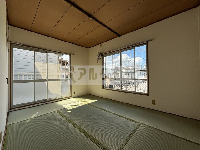 柏原市今町２丁目の一戸建ての和室