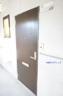 【エントランス】 | 重厚感のある玄関ドア！