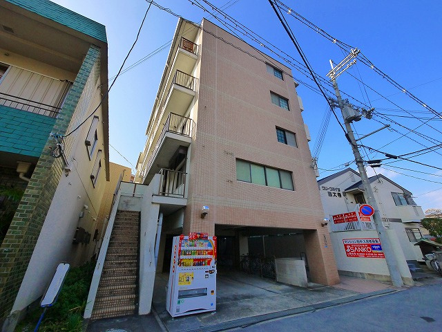 マンション胎中の外観