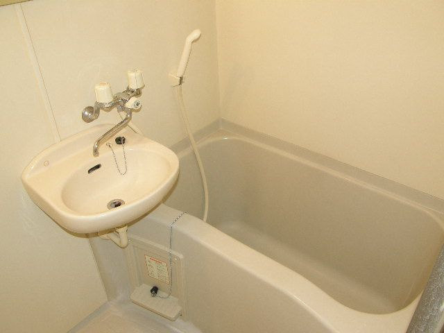 プリーマ赤坂の浴室|プリーマ赤坂（1K）　風呂