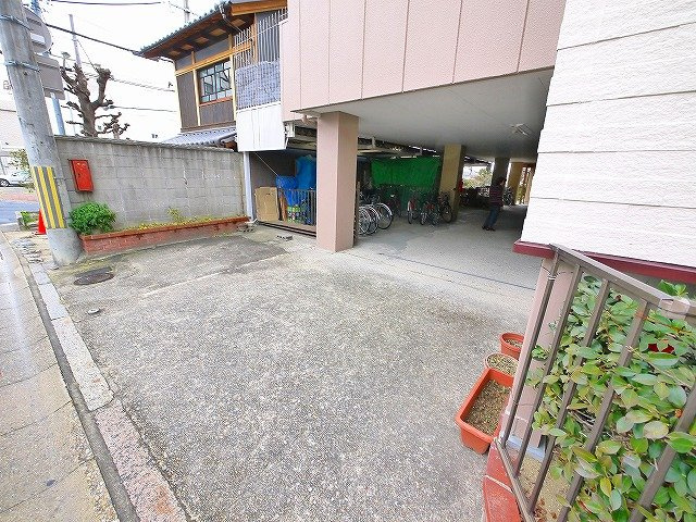 コーポシャロームのエントランス