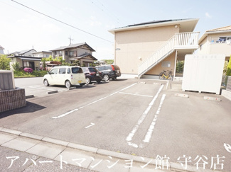 【駐車場】