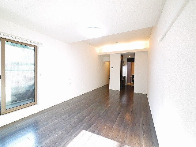 ベル　ソンジュの寝室|窓がたくさんあり明るいです