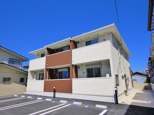 ファミールⅡの外観|外観もきれいです