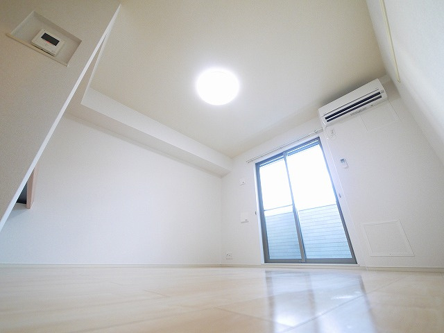 ファミールⅡの洋室|広々とした洋室です