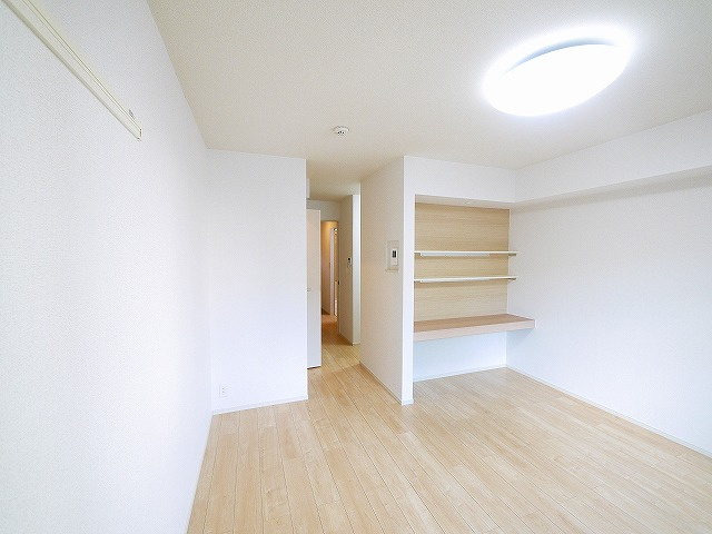 ファミールⅡの居間・リビング|コンパクトで使いやすい洋室です