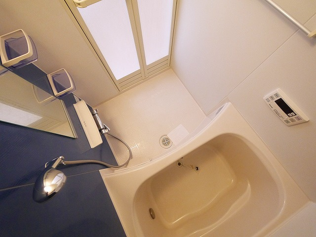 ファミールⅡの浴室|コンパクトで使いやすいお風呂です