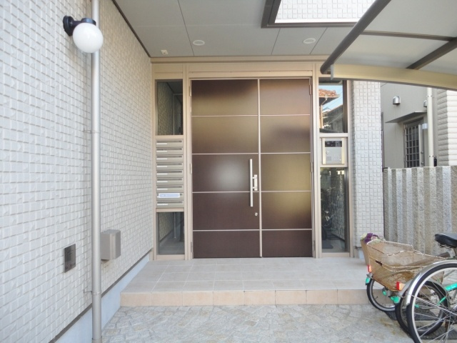 シャーメゾンMONETのエントランス|オートロック