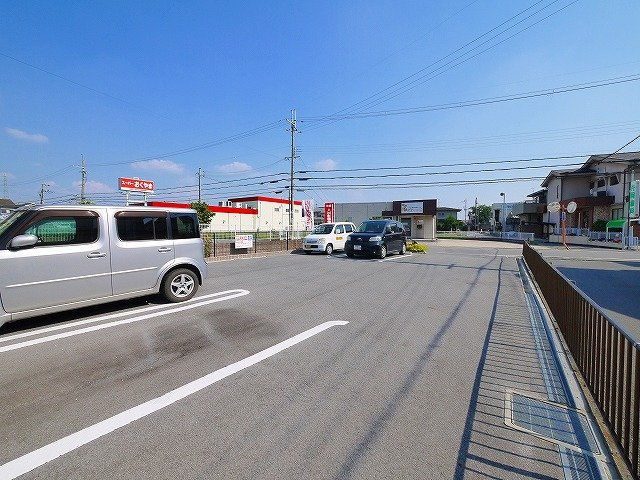 ラオックスⅡの駐車場|車をお持ちの方に嬉しい駐車場付きの物件です