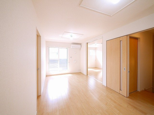 ラオックスⅡの洋室|コンパクトで使いやすい洋室です