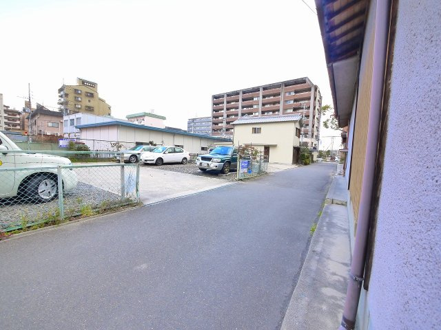 カーサフラッシュナカイ　モータープールの外観