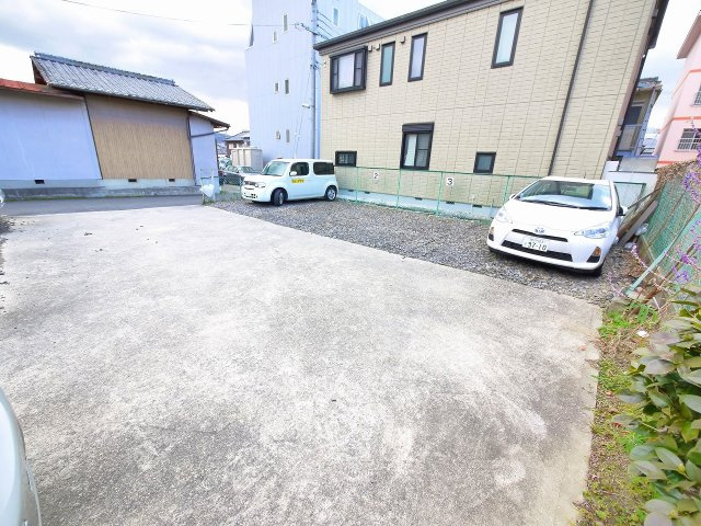 カーサフラッシュナカイ　モータープールの外観