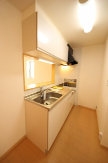 【キッチン】 | アスカ　Ａ棟 | コンパクトなキッチンで掃除もラクラク