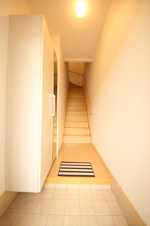 【玄関】 | アスカ　Ａ棟 | 明るい玄関です