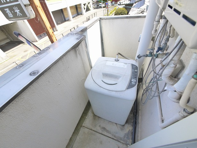 ハウスナカタニの設備|洗濯機置き場です