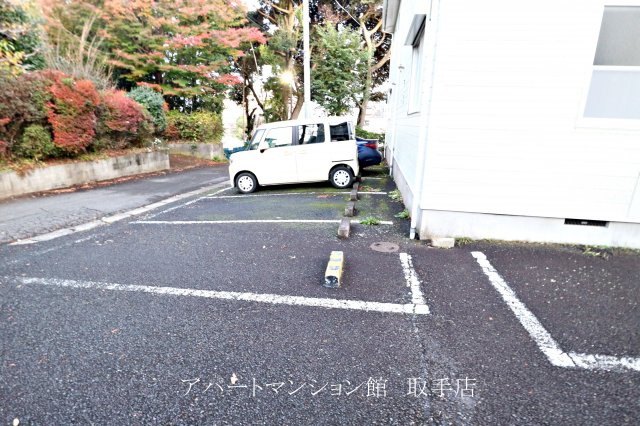 エステートピアグリーンヒルAの駐車場