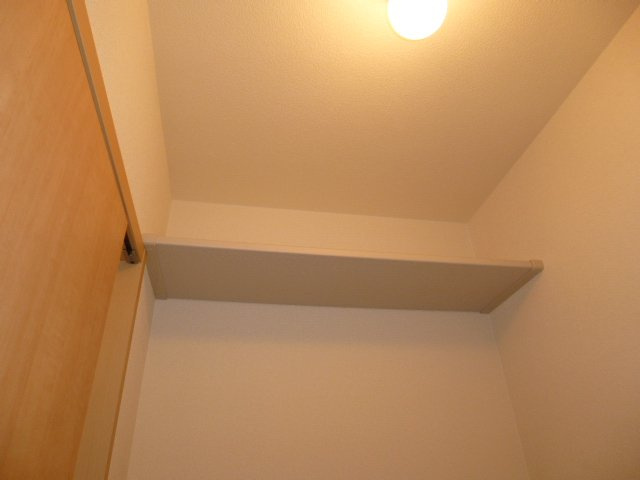 ＫＯ．レジデンスＢの収納|トイレ上棚