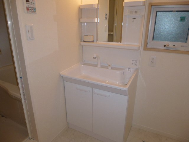 ＫＯ．レジデンスＢの独立洗面台|洗髪洗面化粧台