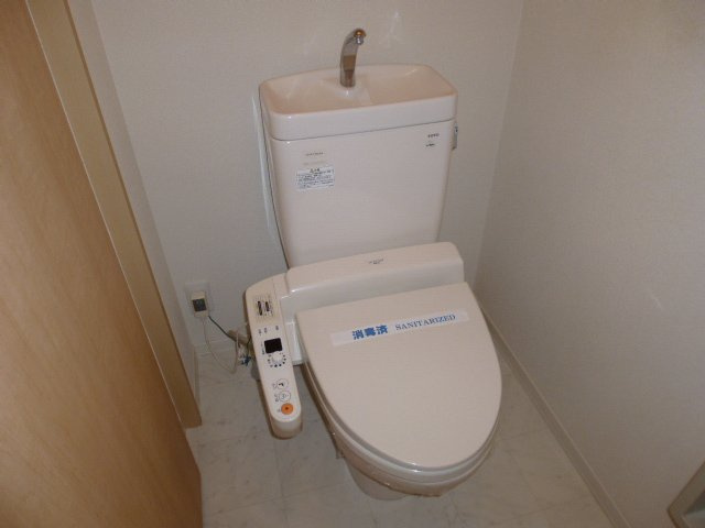 ＫＯ．レジデンスＢのトイレ|シャワー付きトイレ