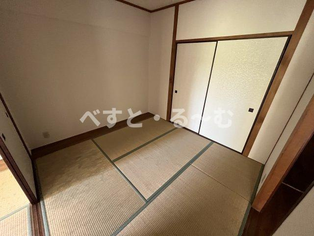 ロイヤルメゾン富士の和室