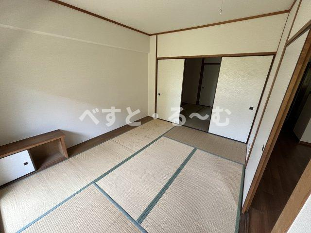 ロイヤルメゾン富士の和室