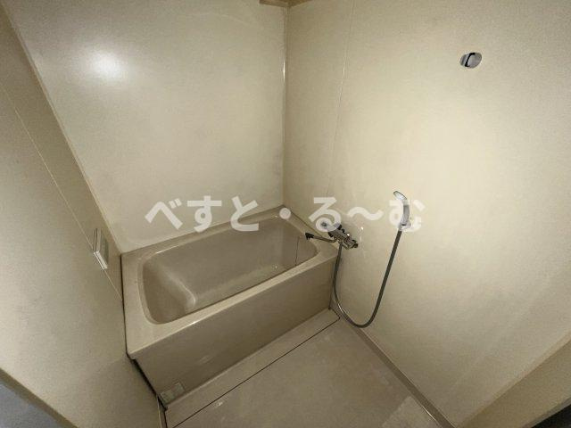 ロイヤルメゾン富士の浴室