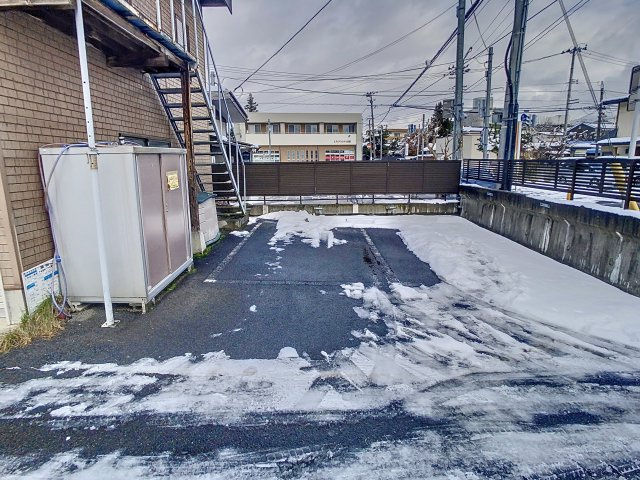 メゾン7の駐車場