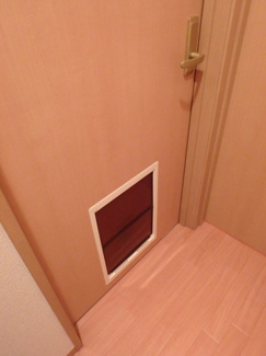 【設備】 | ショコラ | ペット用くぐり戸　ショコラ