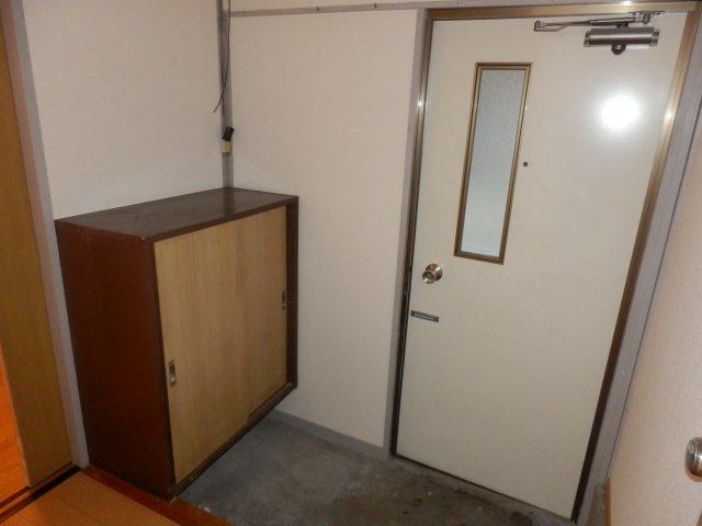 コーポ穂積Bの玄関