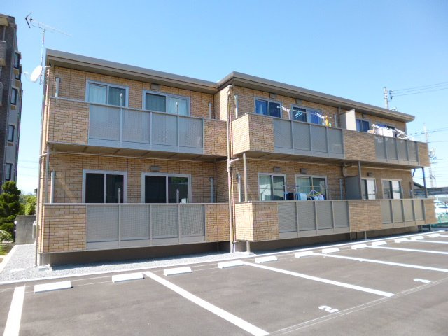 倉敷市徳芳のアパートの外観