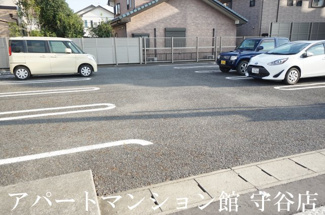 【駐車場】