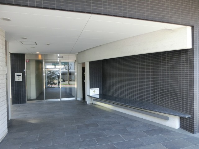フロンティアゲート淀川のエントランス