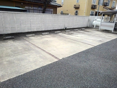 【駐車場】 | モダン・ヴィラ