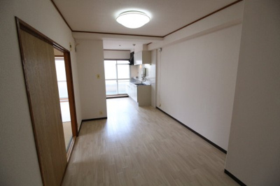 【居間・リビング】 | ゼフィール板宿