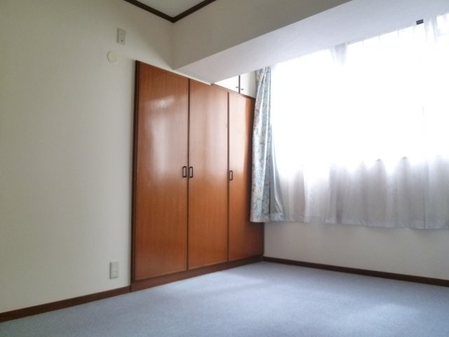 サンハイツの洋室